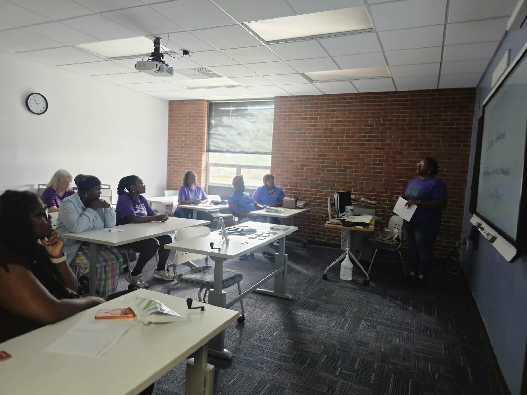Lontonia Bryant facilitating a suicide prevention workshop for Vision of Hope